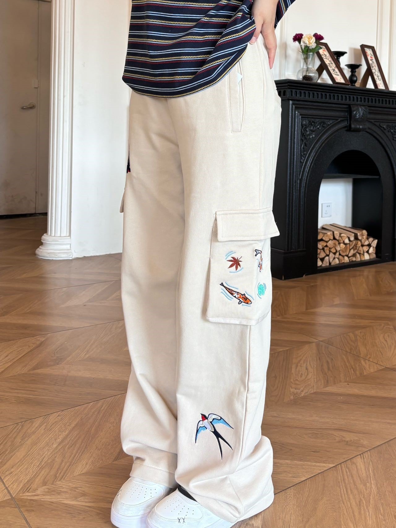 Embroidered Autumn Tranquility Baggy Cargo Sweatpants - Beige